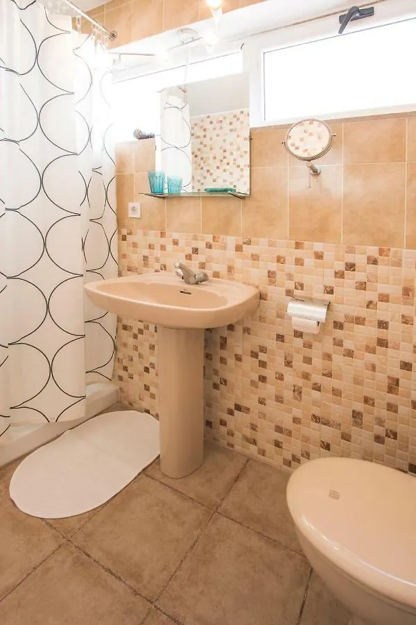 A Ensuite Apartment Con Zona De Patio Arrecife