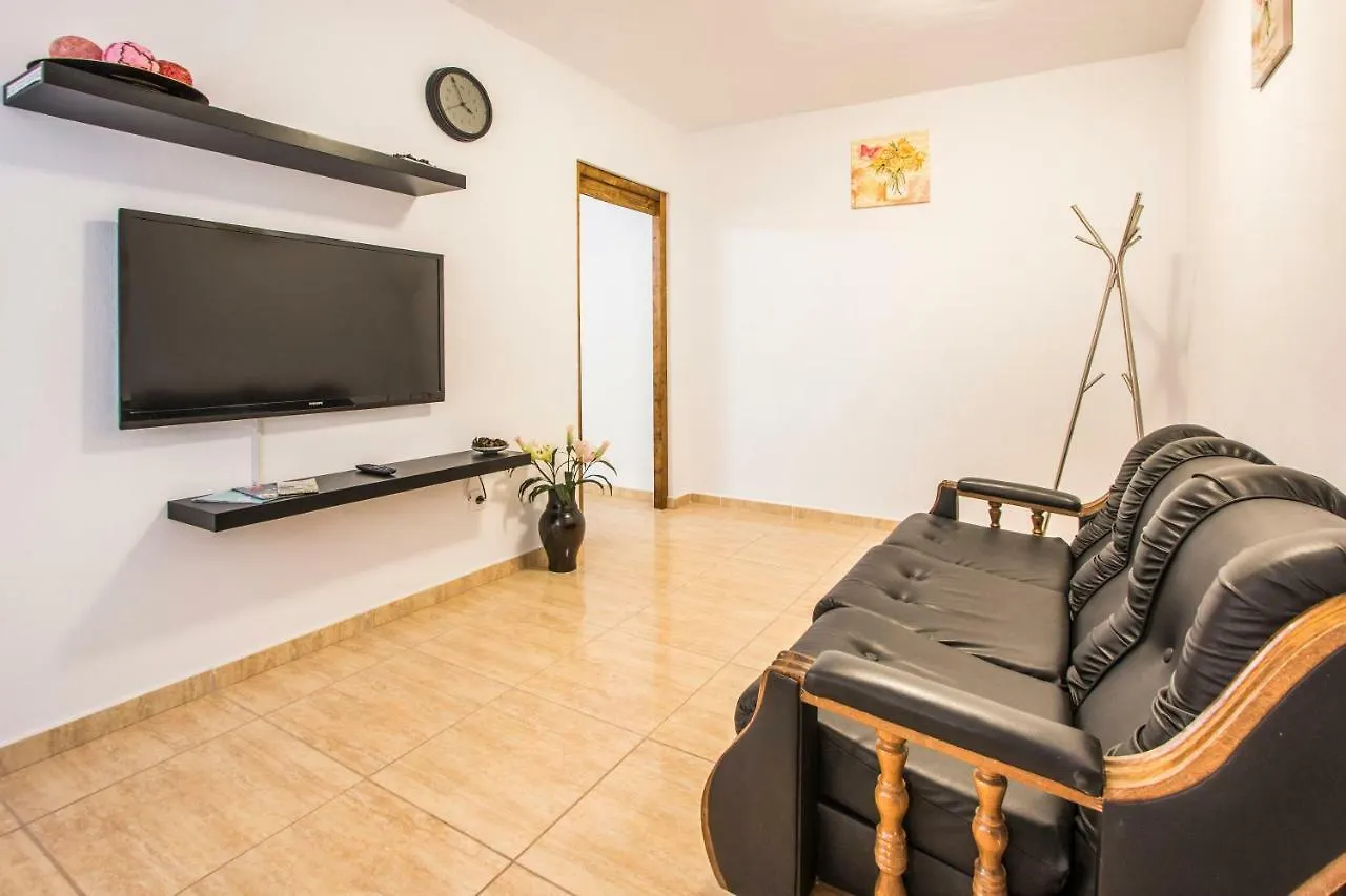 A Ensuite Apartment Con Zona De Patio Arrecife